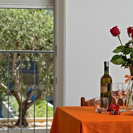 Ante Apartment *