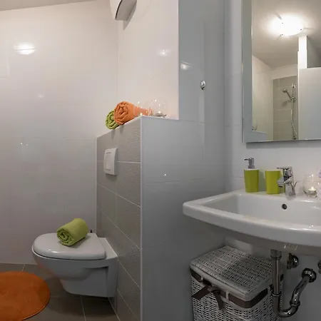 Ante Apartment *