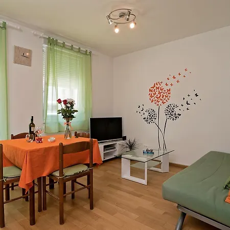 Apartment Ante Split